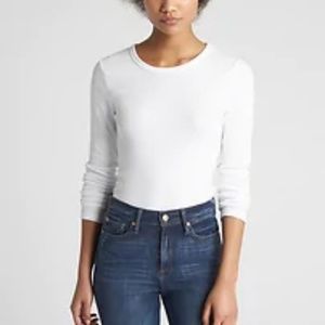 NWT! White Gap Modern long sleeve crew tee - L